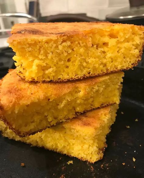 Cornbread Recipe Using Cornmeal, Cornbread Recipe No Sugar, No Flour Cornbread Recipe, Southern Cornbread Recipe, Wheat Flour Recipes, Leftover Cornbread, Cornbread Easy, Flour Alternatives, Cornbread Muffins