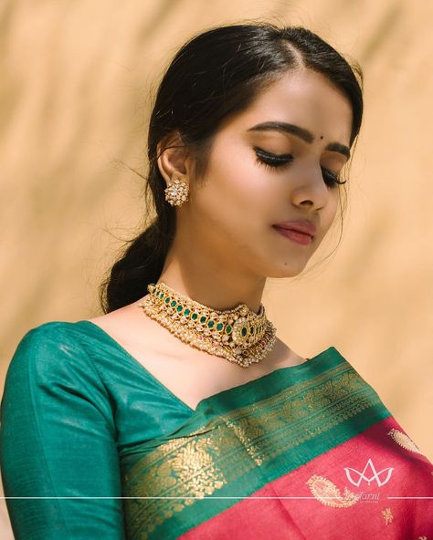 Kemp Jewellery, Indian Saree Blouses Designs, Instagram Jewelry, Indian Fashion Saree, Saree Photoshoot, Indian Jewellery Design Earrings, Saree Blouse Designs Latest, Indian Jewellery Design, Indian Bridal Fashion