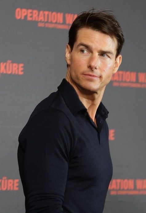 Tom Cruz, Mid Length Straight Hair, Tom Cruise Hot, Tom Cruise Movies, Ethan Hunt, Tommy Boy, Take My Breath, Mission Impossible, Chris Pratt