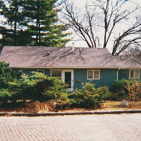 BEFORE: Overgrown Shrubbery Backyard Revamp, Garden Renovation Ideas, Garden Renovation, Small Water Features, Yard Landscape, Gardening Diy, Rental House, Garden Makeover, Outdoor Fountain