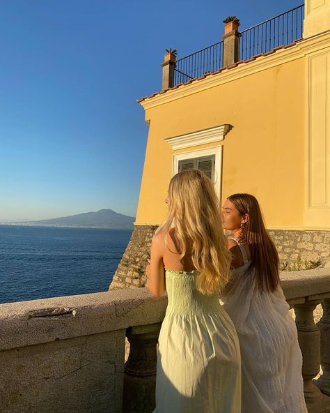 Angel Energy, Pretty Life, Sainte Marie, Summer Friends, Europe Summer, Spring Aesthetic, Italian Summer, Beach Poses, Northern Italy