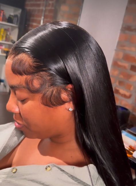 Middle Part Fluffy Edges, Dramatic Baby Hairs, Frontal Wig Hairstyles, Frontal Hairstyles, Quick Weave Hairstyles, Hair Ponytail Styles, Front Lace Wigs Human Hair, Hair Laid, Hair Life