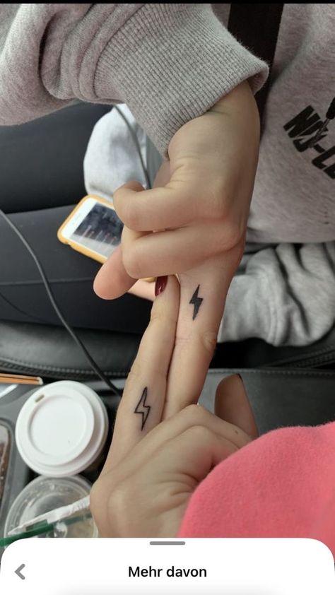 Cute Best Friend Tattoos, Matching Bff Tattoos, Maching Tattoos, Matching Friend Tattoos, Cute Matching Tattoos, Small Matching Tattoos, Matching Best Friend Tattoos, Bestie Tattoo, Tato Henna