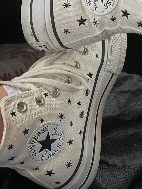 White Converse Designs, White Converse Aesthetic, All Star Aesthetic, Sophie Mitchell, Zapatillas All Star, Dirty Air Series, Astrid Clifford, Cruel King, Cute Converse Shoes