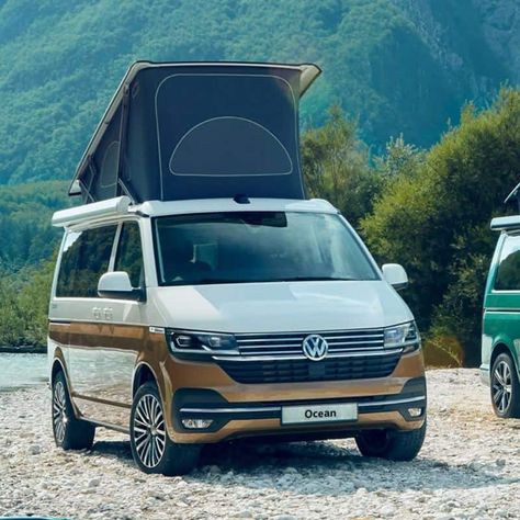 12 Great Camper Vans With Pop Up Roof (With Pictures) Vw California Camper, Vw Kampeerwagens, Vw California T6, Vw California Beach, Camping Vans, Beach Camper, Van Volkswagen, Caravan Salon, T6 California