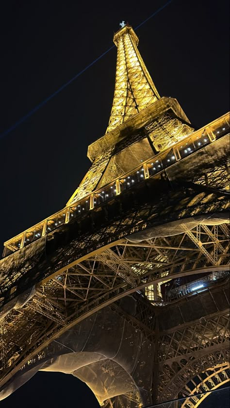 Eiffel Tower Aesthetic Night, Happy In French, Night Paris Aesthetic, Eiffel Tower Aesthetic, Tower Aesthetic, Night Paris, Paris Mood, Parisian Night, Eiffel Tower At Night