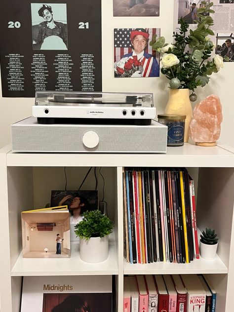 Gray Aesthetic Bedroom Cozy, Vinyl Record Corner, Cozy Record Player Corner, Record Set Up Aesthetic, Record Player Table Decor, Vinyl Set Up Aesthetic, Record Player In Bedroom, Record Set Up, Music Aesthetic Bedroom