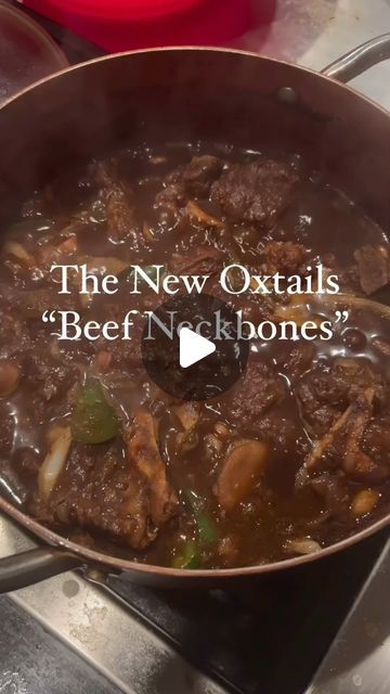 BLACK FOODIE FINDER ® on Instagram: "Oxtail has become extremely popular BUT does anybody know anything about Neck-bones? 👀 ⁣ Does your family eat Neck-Bones?🤔  Classic Sunday Dinner: Neck-bones, White Rice, Sweet Buttered Corn and Jiffy Cornbread. 😋⁣ ⁣ (via @bishophez )⁣ ⁣ ⁣ #BlackFoodieFinder⁣ ⁣ —————————————————————⁣ 𝗙𝗼𝗹𝗹𝗼𝘄 @𝗯𝗹𝗮𝗰𝗸𝗳𝗼𝗼𝗱𝗶𝗲𝗳𝗶𝗻𝗱𝗲𝗿 & 𝗱𝗼𝘄𝗻𝗹𝗼𝗮𝗱 𝗼𝘂𝗿 𝗮𝗽𝗽 𝗳𝗼𝗿 𝗯𝗹𝗮𝗰𝗸 𝗲𝗮𝘁𝗲𝗿𝘆, 𝗰𝗵𝗲𝗳𝘀, 𝗿𝗲𝗰𝗶𝗽𝗲𝘀 & 𝗺𝗼𝗿𝗲. ⁣#𝗕𝗙𝗙📍⁣ —————————————————————⁣ 𝘍𝘰𝘳 𝘧𝘦𝘢𝘵𝘶𝘳𝘦𝘥 𝘴𝘶𝘣𝘮𝘪𝘴𝘴𝘪𝘰𝘯𝘴 & 𝘭𝘪𝘴𝘵𝘪𝘯𝘨, 𝘱𝘭𝘦𝘢𝘴𝘦 𝘴𝘦𝘦 𝘰𝘶𝘳 𝘸𝘦𝘣𝘴𝘪𝘵𝘦.⁣ ===============================⁣ 𝘍𝘪𝘯𝘥 𝘤𝘩𝘦𝘧𝘴 𝘧𝘰𝘳 𝘩𝘪𝘳𝘦 𝘢𝘵 𝘽𝙡𝙖𝙘𝙠𝘾𝙝𝙚𝙛.𝙘𝙤𝙢⁣ ===============================⁣ ⁣ ⁣ ⁣ ⁣ ⁣ ⁣ ⁣ ⁣ ⁣ ⁣ (#blackfoodie #blackfood Pork Neck Bones Recipe Soul Food, Smoked Neckbones Recipes, Beef Neck Bones Recipe Soul Food, Neckbones In Crockpot, Neckbone Recipes Southern Style, Beef Neckbones Recipe, Neck Bones Recipe Soul Food, Baked Neck Bones Recipe, Neckbone Recipe