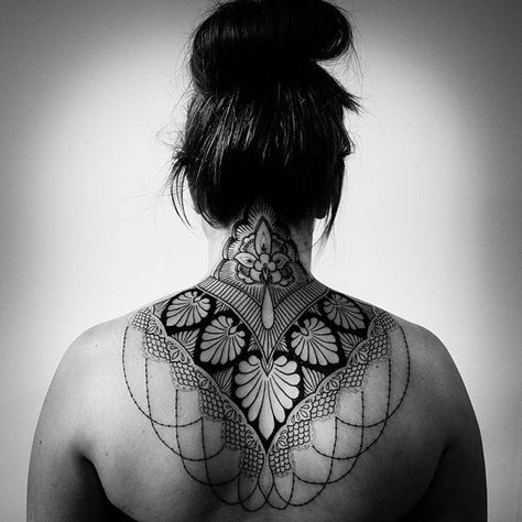 2spirit Tattoo, Upper Back Tattoo, Nape Tattoo, Back Of Neck Tattoo, Muster Tattoos, Geometric Tattoos, Skeleton Hand Tattoo, Geometric Tattoo Design, Geniale Tattoos