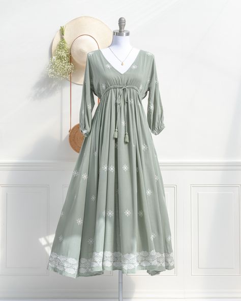 Perfect for your summer occasions from casual garden weddings, weekend trips to the farmer's market, or just to feel feminine and sophisticated in an instant! The bohemian-inspired Cyprus Hill maxi in olive green ✨ Selling fast during our Spring buy one get one for 40% off! 🏷️ Feminine and French style dresses, Cottagecore dresses and clothing, Cute dresses for spring, Olive green maxi dresses, French girl romantic style #amantine #vintagestyle #femininestyle #cottagecore #springfashion Green Maxi Dresses, French Style Dresses, Dresses Cottagecore, Cottagecore Dresses, Dresses For Spring, Long Frock Designs, Olive Green Dress, Fancy Sarees Party Wear, Garden Weddings