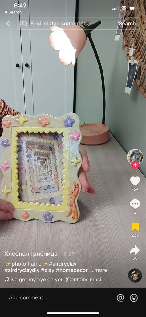 Polymer Clay Frame Ideas, Clay Picture Frames Diy, Air Dry Clay Photo Frame, Air Dry Clay Picture Frame, Air Dry Clay Frame, Clay Frame Diy, Clay Picture Frames, Clay Photo Frame, Ceramic Picture Frames