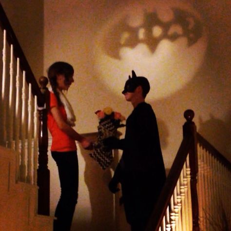 My brother's amazing batman promposal!! Batman Promposal Ideas, Batman Hoco Proposal, Batman Promposal, Best Prom Proposals, Prom Posals, Hoco Signs, Prom Proposals, Cute Homecoming Proposals, Cute Prom Proposals