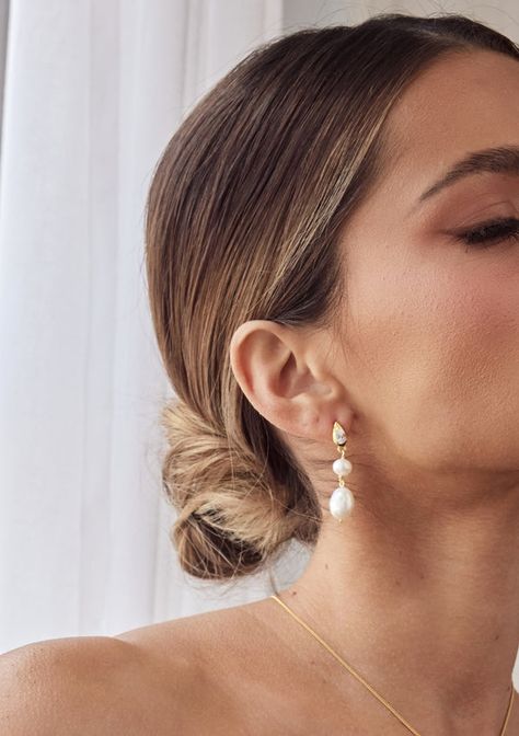 Pearl bridal earrings