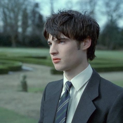 Actor Tom Sturridge as Nigel Colbie in "Like Minds (2006)". Like Minds 2006, Nigel Colbie, Like Minds, Morpheus Sandman, Tom Sturridge, Slytherin Aesthetic, Man Icon, Aesthetic Guys, Hottest Guy Ever