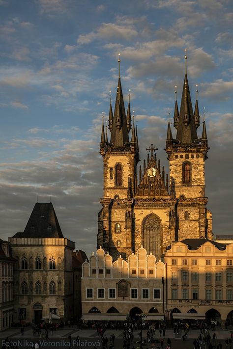 Czech Architecture, Architecture Photography Buildings, Perspective Photography, Watercolor Architecture, Prague Czech Republic, Beautiful Castles, Architecture Old, Historical Architecture, City Aesthetic