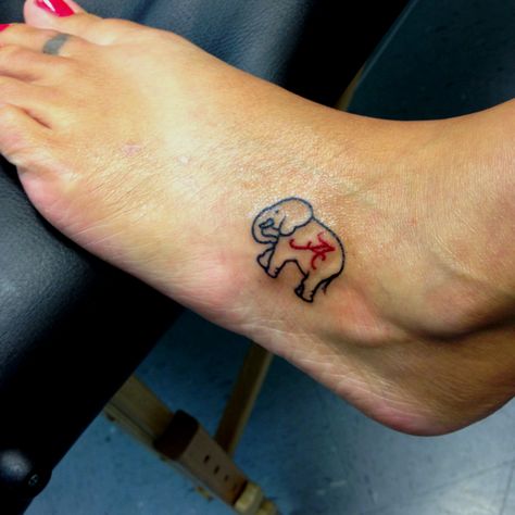 This is super cute, but would definitely get it with the trunk up! Alabama Tattoos For Women, Alabama Tattoos Men, State Of Alabama Tattoo, Alabama Elephant Tattoo, Alabama Tattoo Ideas, Alabama Elephant Drawing, Traveling Tattoos, Alabama Tattoos Roll Tide, Roll Tide Tattoos