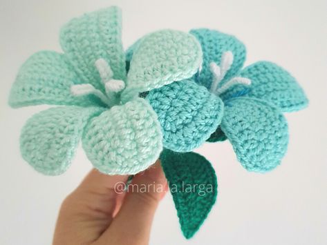 Flower Wagon, Crochet A Flower, Bouquet Crochet, Crochet Plants, Crochet Flowers Free Pattern, Crochet Bouquet, Crocheted Flowers, Crochet Plant, Crochet Flower Tutorial