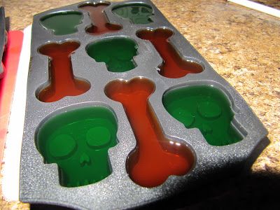 Jello Silicone Mold Recipe, Halloween Jello Molds, Skull Jello Mold Recipes, How To Make Jello In Silicone Molds, How To Make Jello Jigglers, Jello Gigglers Recipes, Easy Jello Mold Recipes, Jello Jigglers In Silicone Mold, Jello Molds Recipes