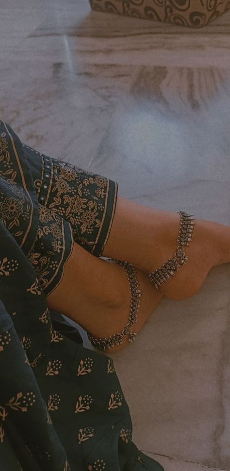 desi aesthetic 
indian aesthetic 
payal
anklets Aesthetic Desi Pics Ideas, Aesthetic Desi Photoshoot Idea, Aesthetic Pictures Indian, Payal Photoshoot, Payal Aesthetic, Desi Aesthetic Pictures Ideas, Indian Ethnic Aesthetic, Aesthetic Desi Pictures, Indian Aesthetic Pictures