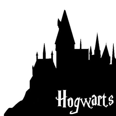 Harry Potter Stencils, Hogwarts Silhouette, Harry Potter Silhouette, Harry Potter Decal, Harry Potter Castle, Classe Harry Potter, Silhouette Disney, Castle Silhouette, Art Harry Potter