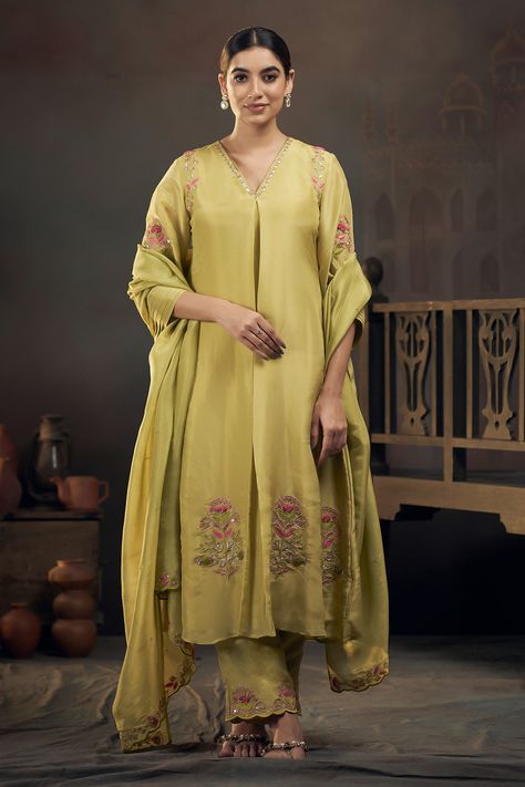 Shop for these amazing collections of Green Tissue Hand Embroidered Floral V Neck Butta Kurta Pant Set For Women by Hirika&Dhruti online at Aza Fashions. Suit Neck Designs, Butta Embroidery, Kurta Pant Set, India Dress, Embroidered Pants, Embroidery Neck Designs, Embroidery Designs Fashion, Sharara Set, How To Hem Pants