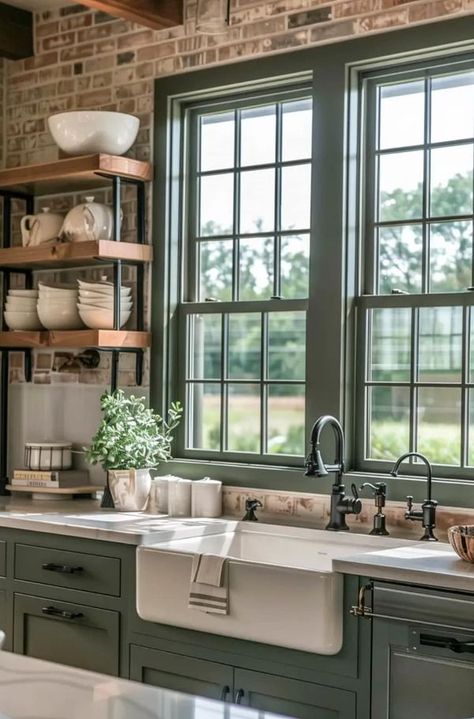 Tudor Style Homes Interior Kitchen, Tutor House, Country Kitchen Inspiration, Best Kitchen Ideas, Craftsman Style Kitchen, Dreamy Kitchens, Kitchen Cabinets Ideas, Deck Remodel, Makeover Kitchen