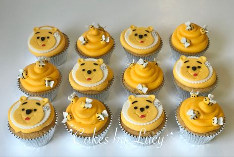 Winnie the Pooh cupcakes Pooh Bear Cupcakes, Winnie The Pooh Baby Shower Cupcakes, Cupcakes Winnie Pooh, Winnie The Pooh Cupcakes Ideas, Winnie The Pooh Cupcakes, Pooh Cupcakes, Pooh Cake, Bee Cake, Yellow Cupcakes