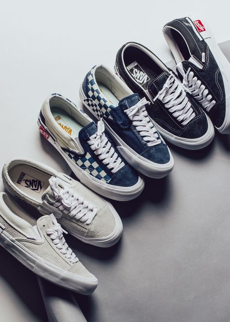 Vans Vault Slip-On "Cap" Collection Men Vans Shoes Outfit Mens Fashion, Vans Slip On Outfit, Vans Shoes Outfit, Crazy Sneakers, Adidas Slip, Slip On Vans, Tenis Vans, 90s Fashion Men, Vans Vault