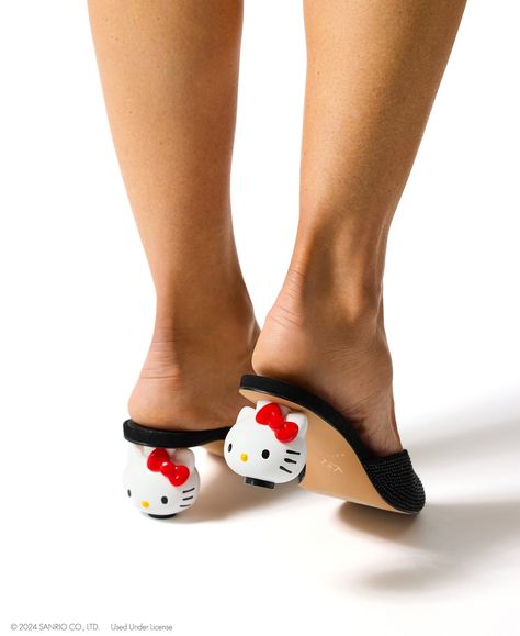 THE HELLO KITTY ® HEEL Whimsical Luxury, Hello Kitty Heels, Hello Kitty Face, Hello Kitty Shop, Hello Kitty Shoes, Pretty Shoes Sneakers, Beautiful High Heels, Girly Shoes, Hello Kitty Items