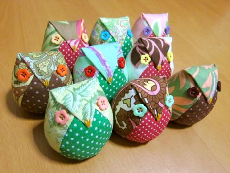 Sewing Project: Stuffed Owl (Fukuro) Owl Sewing Patterns, Stuffed Owl, Owl Quilts, Owl Bags, Owl Sewing, Books Fiction, Pin Cushions Patterns, Pattern Weights, Owl Fabric