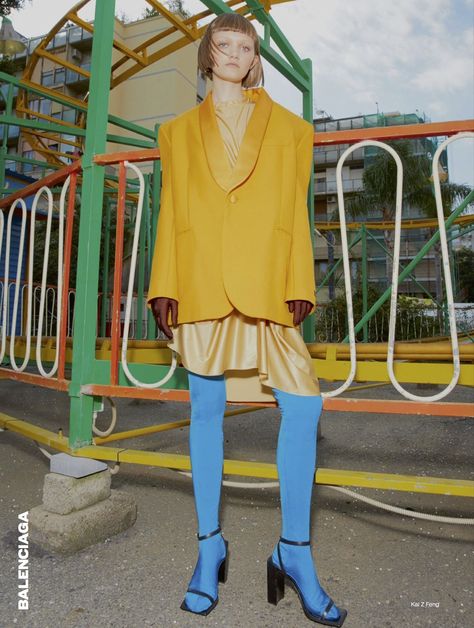 Playful Fashion Editorial, Fun Editorial, Color Blocking Photography, Playful Fashion, Playful Photoshoot, Colorful Fashion Editorial, Colour Blocking Fashion, Fashion Photography Inspiration, Fashion Photography Editorial