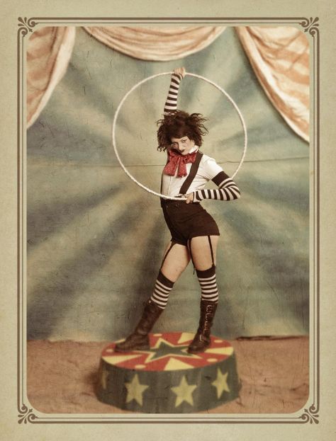 vintage circus Steampunk Circus, Circus Fashion, Circus Vintage, Circus Aesthetic, Dark Circus, Night Circus, Circus Costume, Patreon Logo, Circus Art