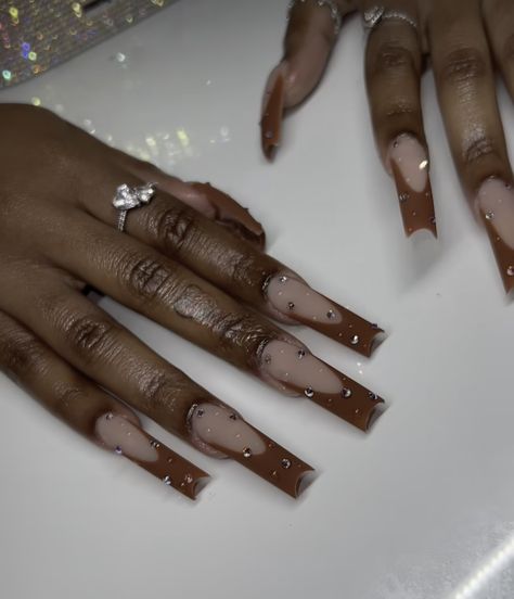 Brown Nail Ideas Coffin, Brown V French Tip Nails, Brown Nails With Charms, Fall French Tip Nails Designs, Brown French Tips, Brown French Tip Nails, Brown French Tip, Nail Set Ideas, Blue Prom Nails