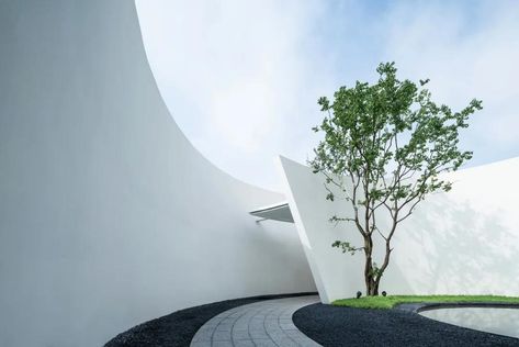 Curved Entrance, Landscape Engineer, Circular Buildings, Entrance Wall, Minimal Architecture, Sales Center, Chongqing, Light Beam, Architecture Exterior