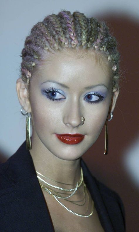 2000s Makeup Trends, 2000’s Makeup, Early 2000s Makeup, 00s Makeup, 2000 Makeup, 2000s Makeup Looks, Bold Eyeliner, Y2k Makeup, Cute Eyeshadow Looks