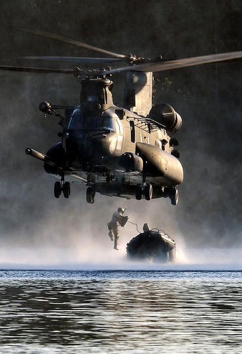 Helicopter Wallpaper, Chinook Helicopters, Military Special Forces, Air Fighter, Army Strong, Special Ops, Military Helicopter, Military Veterans, Special Operations