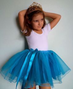 Como Fazer Saia de Tule Armada: 25 Ideias - Artesanato Passo a Passo! artesanatopassoapassoja.com.br Tutu Dress, Birthday Outfit, Kids Birthday Party, Kids Party, Dress Skirt, Girl Fashion, Ballet Skirt, Fashion Dresses, Birthday Party