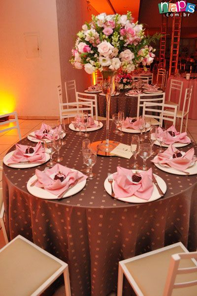 brown and pink Brown And Pink Table Setting, Brown And Pink Sweet 16, Planing Ideas, Brown Wedding Themes, Pink Table Settings, Pink Wedding Receptions, Pink Sweet 16, Planes Party, Preppy Wedding