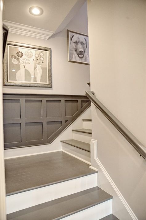 Basement Decoration, درج السلم, Painted Wainscoting, Small Basement Remodel, Benjamin Moore Gray, Dream Basement, Diy Basement, Basement Stairs, Small Basements