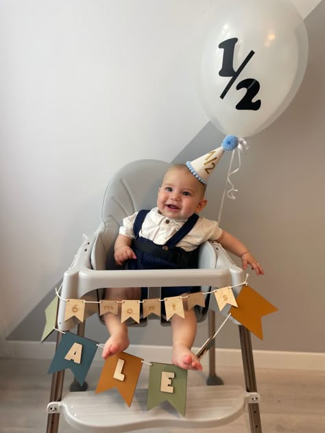 9 Month Birthday Photoshoot Ideas, Ideas For 6 Month Baby Pictures, 1/2 Cake 6 Months, 6 Month Baby Cake Half Birthday Boy, 6 Month Baby Birthday Ideas, 1 Month Cake Baby Boy, 6 Month Party Ideas, 6 Month Birthday Cake Boy Baby, 6 Months Birthday Ideas