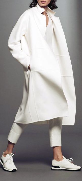 Fall Fashion Coats, Woman In White, Fashion Minimalist, Mode Casual, Virtual Fashion, White Coat, Moda Vintage, Looks Chic, 가을 패션