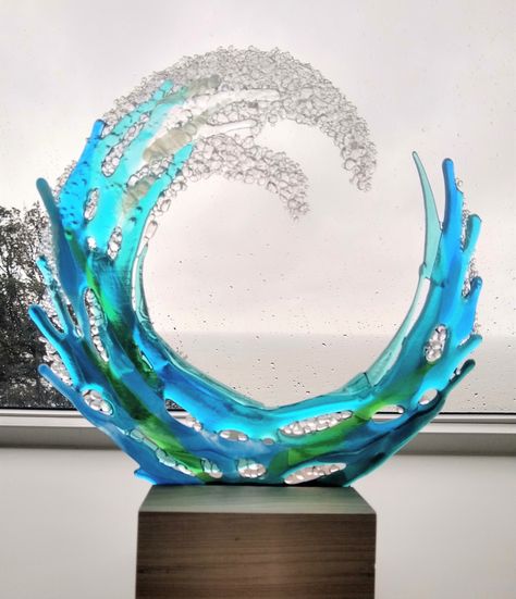 Glass Wave Sculpture, Fused Glass Wave Ideas, Fused Glass Waves, Fused Glass Ideas Tutorials, Fused Glass Wave, Wave Sculpture, Broken Glass Crafts, Ocean Waves Painting, Beach Glass Crafts