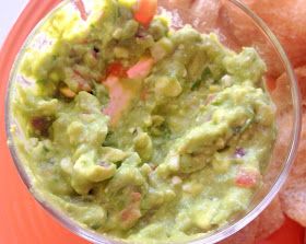 The Busy Broad: Guacamole with Cottage Cheese Recipe With Cottage Cheese, Making Guacamole, Mango Guacamole, How To Make Guacamole, Cottage Cheese Recipes, Guacamole Recipe, Peach Mango, Clean Eating Tips, Mango Salsa