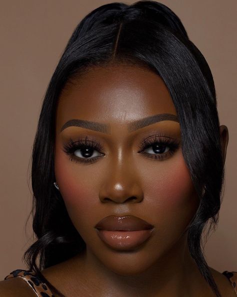 Black Smokey Eye Makeup, Dark Skin Models, Evening Eye Makeup, Beauty Tutorial, Makeup For Black Skin, Face Beat, Ethereal Makeup, Evening Makeup, Soft Glam