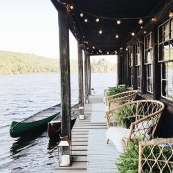 pinterest // katiedunn24 ☾ House Images, Lakefront Living, Lake Living, Boat House, Casa Exterior, Cabin Life, The Porch, Cabins In The Woods, House Boat