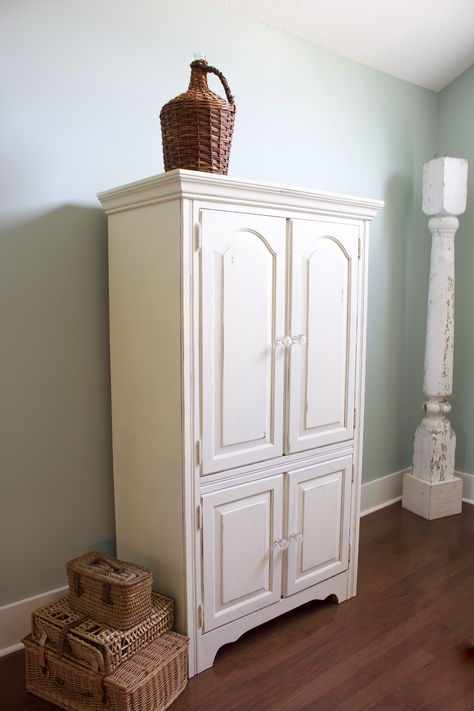 Chalk Paint Armoire, Painted Entertainment Centers, White Chalk Paint Furniture, Armoire Ideas, Armoire Repurpose, Raw Furniture, Armoire Makeover, Vintage Armoire, Painted Armoire