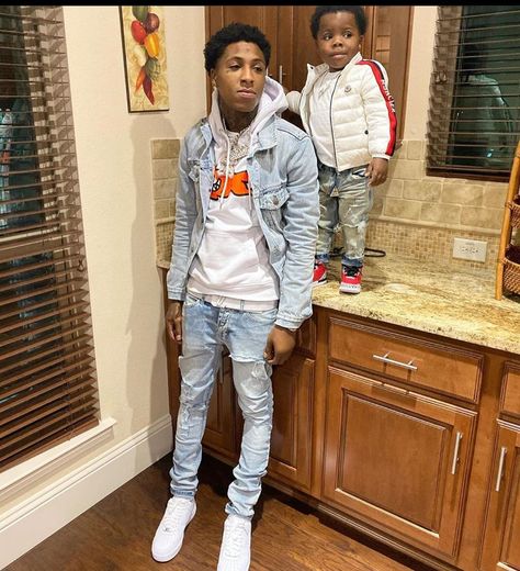 Looks Hip Hop, Sneakers Outfit Men, Nba Baby, Nba Outfit, Rapper Outfits, Teen Boy Outfits, Black Men Street Fashion, Nba Youngboy