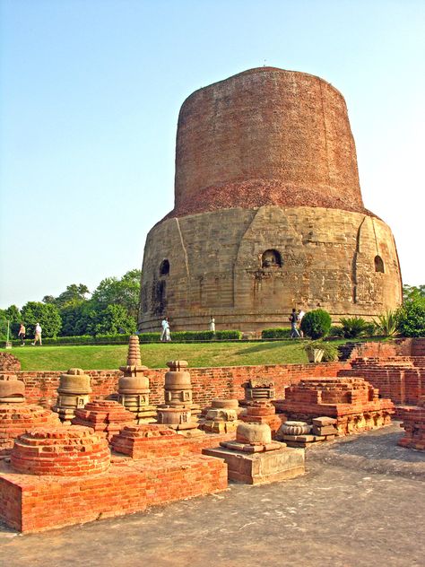 ANCIENT ART — The Dhamek Stupa of Sarnath, India. The... Dhamek Stupa, Saraswati River, Cultural Tourism, Bodh Gaya, Hindu Kush, Lord Buddha, Scenic Photography, Buddha Image, Buddha Art