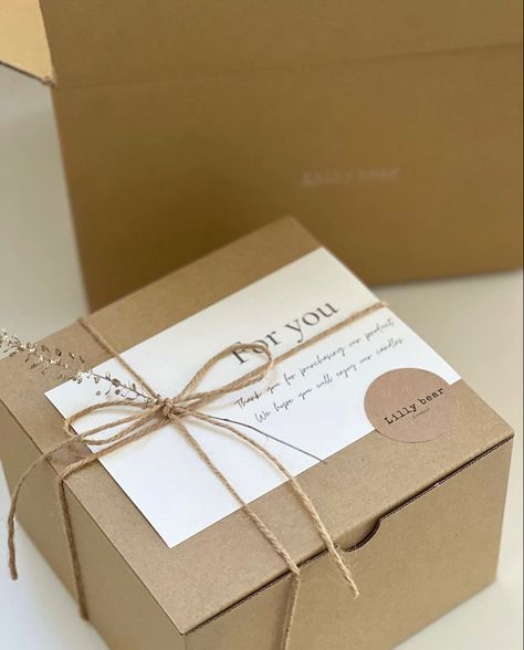 Jewelry Packaging Design, Eid Crafts, Wood Jewelery, Birthday Goodie Bags, Gift Wrapping Inspiration, Packaging Ideas Business, Small Business Packaging Ideas, Handmade Packaging, Gift Box Design