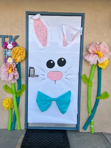 Easter Hallway Decorations School, Easter Office Door Decorations, Easter School Decorations, Easter Door Ideas, Easter Class Door Decorations, Easter Classroom Decor, Easter Door Decorations For School, Spring Classroom Door Ideas Preschool, Easter Doors For Classroom